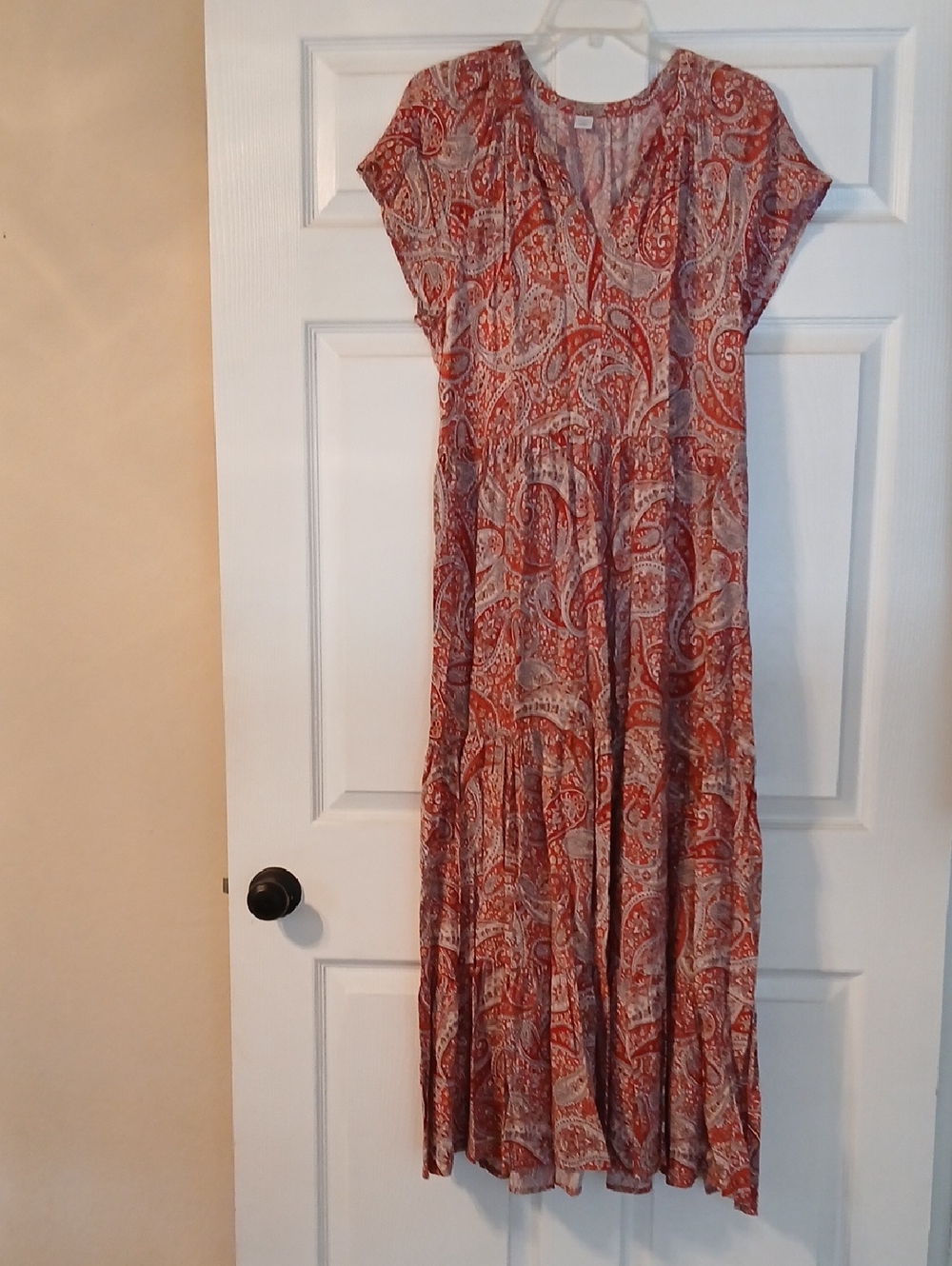 Soft Old Navy Paisley Print Red And Pink V-neck Tiered Maxi Dress In Large